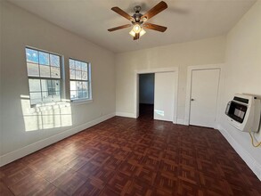 2116 Columbus Ave in Fort Worth, TX - Building Photo - Building Photo