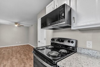 2125 Aberdeen Ave in North Charleston, SC - Building Photo - Building Photo