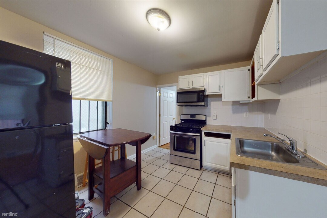 2148 N Carlisle St Photo