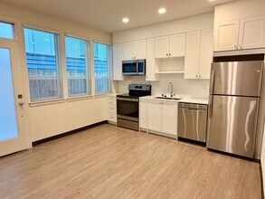 2613 3rd Ave W in Seattle, WA - Building Photo - Building Photo