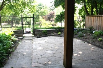 119 Main St W in Grimsby, ON - Building Photo - Building Photo