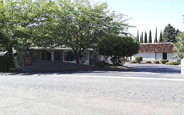 Folsom Manor Mobile Estates in Folsom, CA - Building Photo