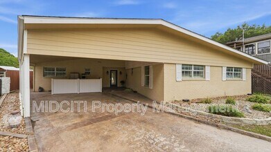 156 Trelawney St in McQueeney, TX - Building Photo - Building Photo