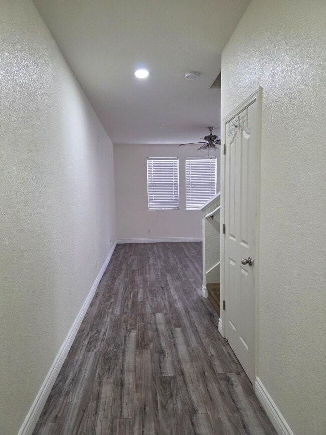 8917 Robbins Rd in Sacramento, CA - Building Photo - Building Photo