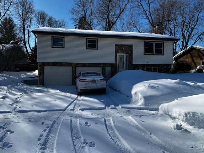 4325 S Ash Grove Ave