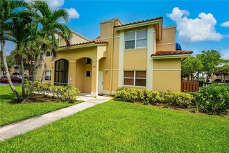 597 Racquet Club Rd in Weston, FL - Building Photo - Building Photo