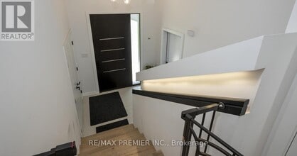 2980 King George's Park Dr in Thunder Bay, ON - Building Photo - Building Photo