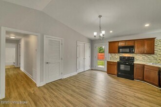 2718 Bagby Way in Louisville, KY - Building Photo - Building Photo