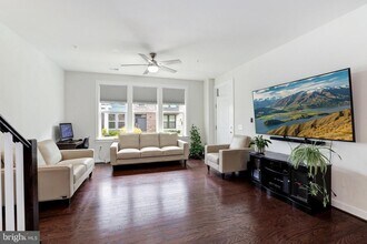 13389 Launders St in Herndon, VA - Building Photo - Building Photo