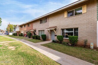 1586 West Campbell Ave in Phoenix, AZ - Building Photo - Building Photo