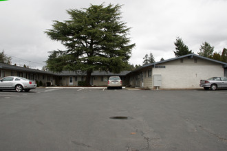 Rose Apartments in Portland, OR - Building Photo - Building Photo