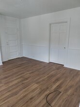 2633 S 18th St, Unit 2 in Pittsburgh, PA - Foto de edificio - Building Photo
