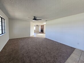 6695 Kent Ave in Hanford, CA - Building Photo - Building Photo