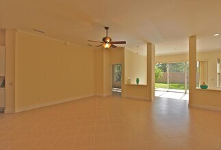 200 S Hampton Dr in Jupiter, FL - Building Photo - Building Photo