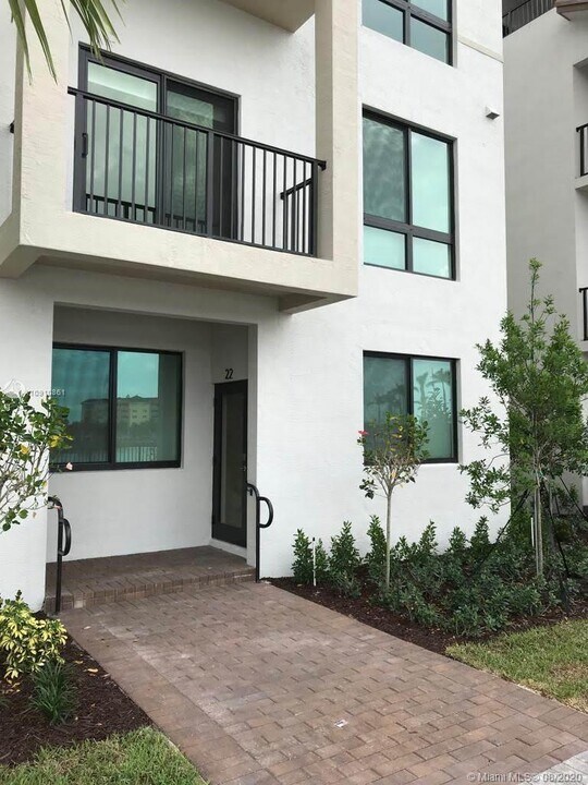 4725 NW 85th Ave-Unit -22 in Doral, FL - Building Photo