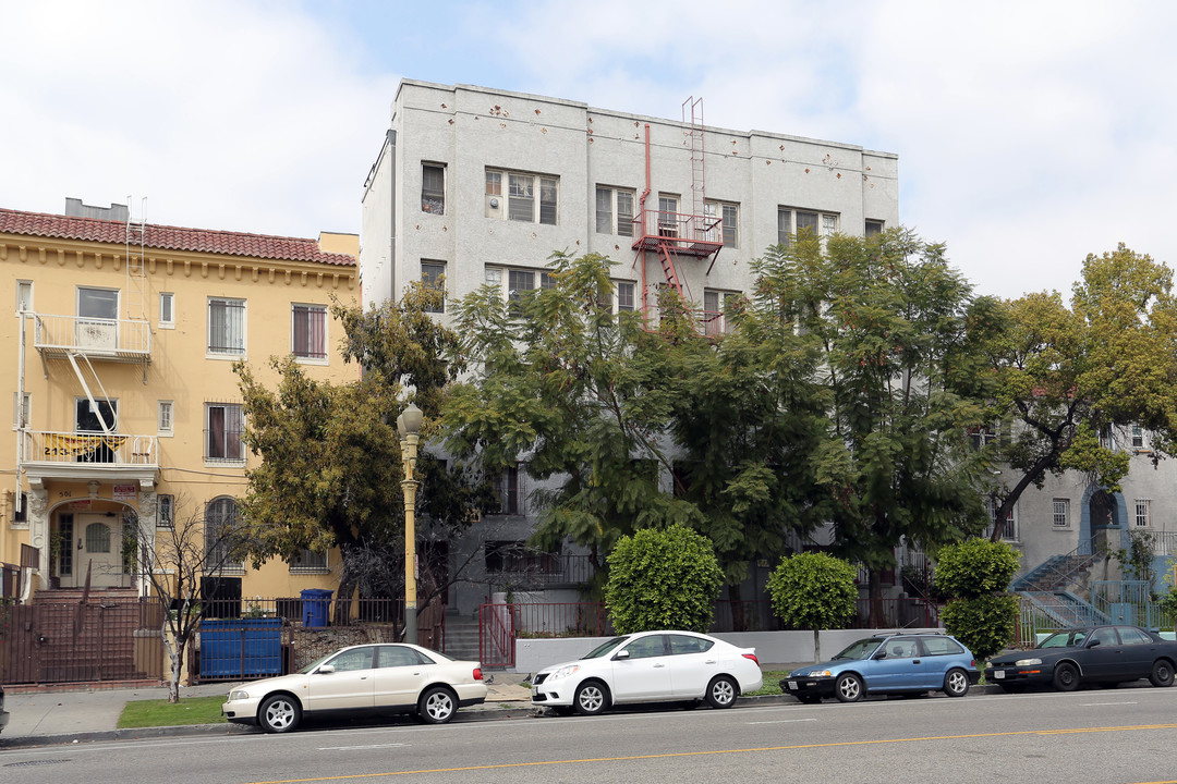 447 S Rampart Blvd in Los Angeles, CA - Foto de edificio