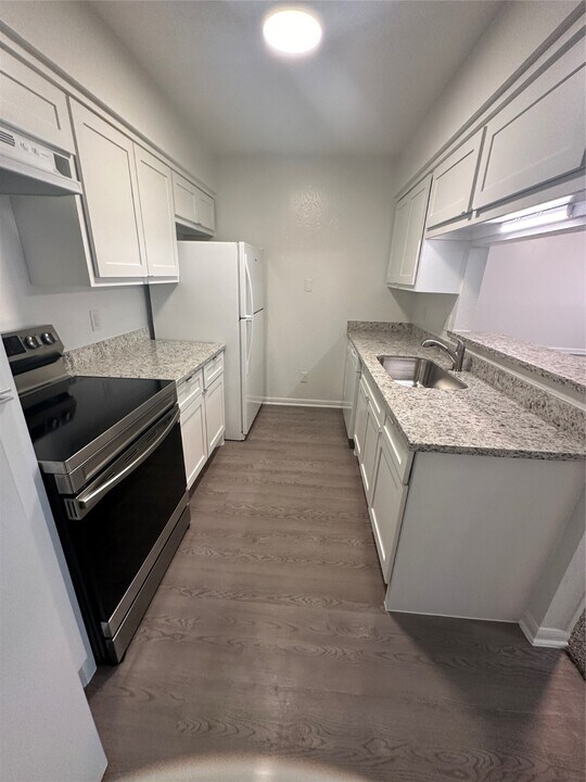 715 Skylark Rd in Pasadena, TX - Building Photo