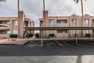 1375 E Hacienda Ave in Las Vegas, NV - Foto de edificio - Building Photo