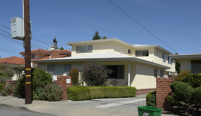 1459 Gordon St in Redwood City, CA - Building Photo - Building Photo