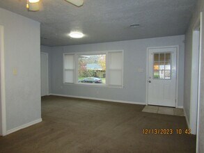 3135 NW Kinyon Ave in Lawton, OK - Building Photo - Building Photo