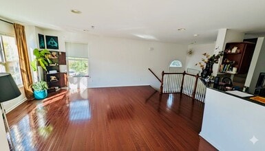 14 Elco Ct in Bayonne, NJ - Building Photo - Building Photo