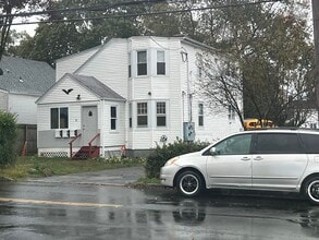 72 Maple St, Unit 1st floor in Norwalk, CT - Building Photo - Building Photo
