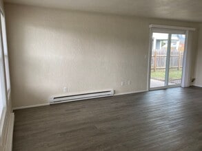 1506-1508 Deborah Rd in Newberg, OR - Building Photo - Building Photo