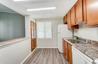 Poplar Ridge Apartments in Fort Wayne, IN - Building Photo - Building Photo