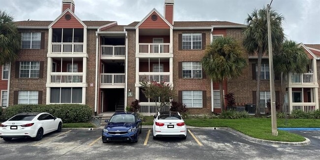 10200 Gandy Blvd N in St. Petersburg, FL - Foto de edificio - Building Photo
