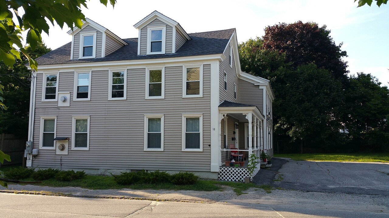 18 Dunning St, Unit 3 in Brunswick, ME - Building Photo