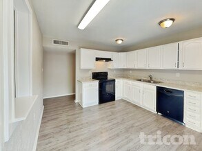 7541 Christie Ln in Dallas, TX - Building Photo - Building Photo