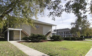 3353 Commercial Ave in South Chicago Heights, IL - Building Photo - Building Photo