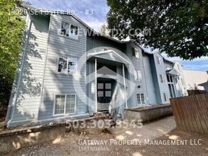 13020 SE Foster Rd in Portland, OR - Building Photo - Building Photo