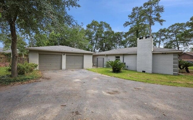 1385 Fenwick Cir in Beaumont, TX - Building Photo - Building Photo