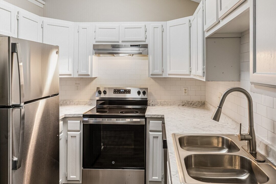 Jamestown Landing Apartments in Jamestown, NC - Building Photo