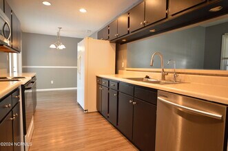 206 Wedgewood Dr in Jacksonville, NC - Building Photo - Building Photo