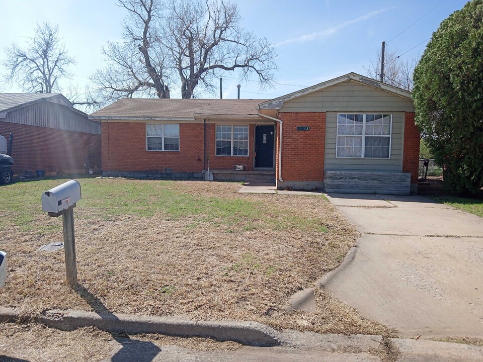 4322 NW Hoover Ave in Lawton, OK - Building Photo