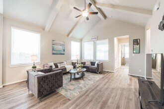 8710 Crossing Oak Ln in Missouri City, TX - Building Photo - Building Photo