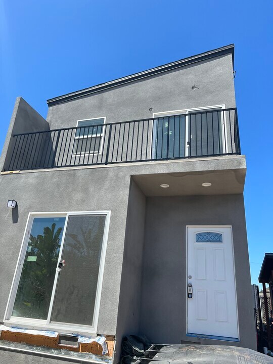 5214 Catoctin Dr in San Diego, CA - Foto de edificio