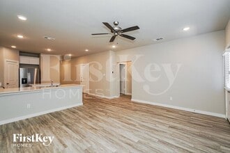 319 Aveen Path in Lewisville, TX - Foto de edificio - Building Photo