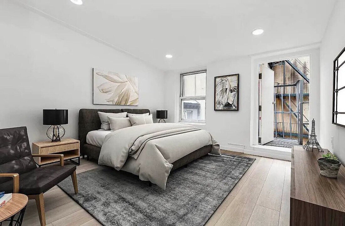 369 W 36th St.-Unit -4A in New York, NY - Building Photo