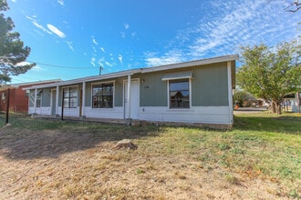 1406 Goliad St in Big Spring, TX - Building Photo - Building Photo