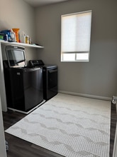 10047 Alden Creek St in Las Vegas, NV - Foto de edificio - Building Photo