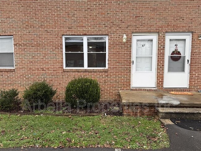 property at 1404 Bloomingdale Rd