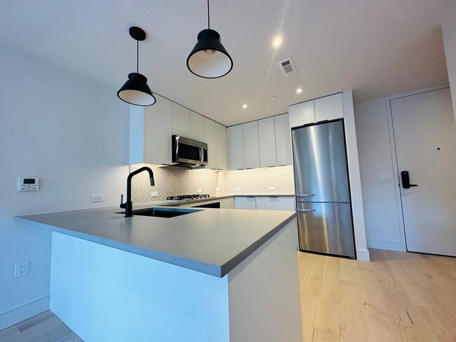 1 Nevins Hl Wy in Boston, MA - Building Photo - Building Photo