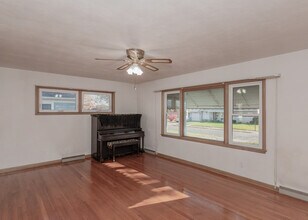 3243 38th Ave in Rock Island, IL - Building Photo - Building Photo