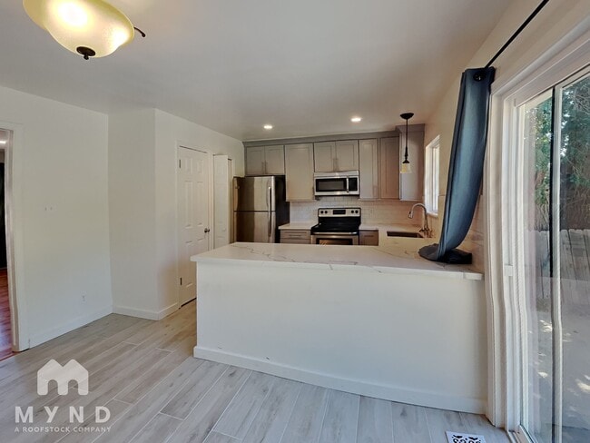 3450 Pierremont Rd in Reno, NV - Building Photo - Building Photo