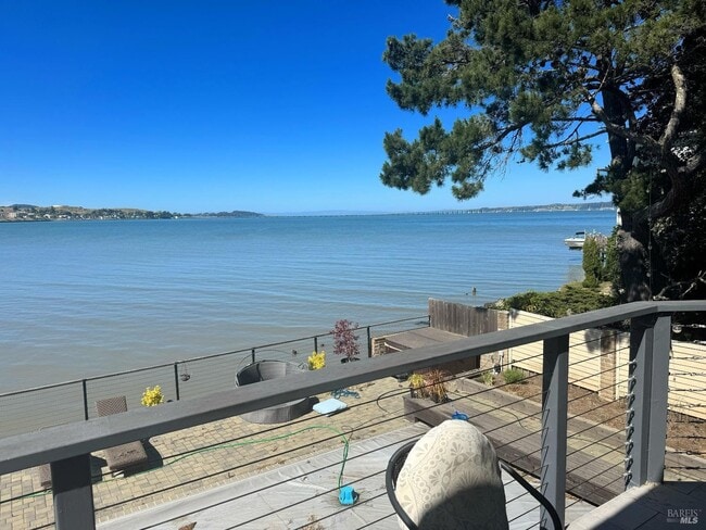property at 5148 Paradise Dr