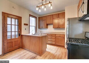 351 Grand Ave in St. Paul, MN - Building Photo - Building Photo