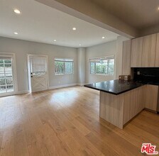 813 14th St in Santa Monica, CA - Building Photo - Building Photo